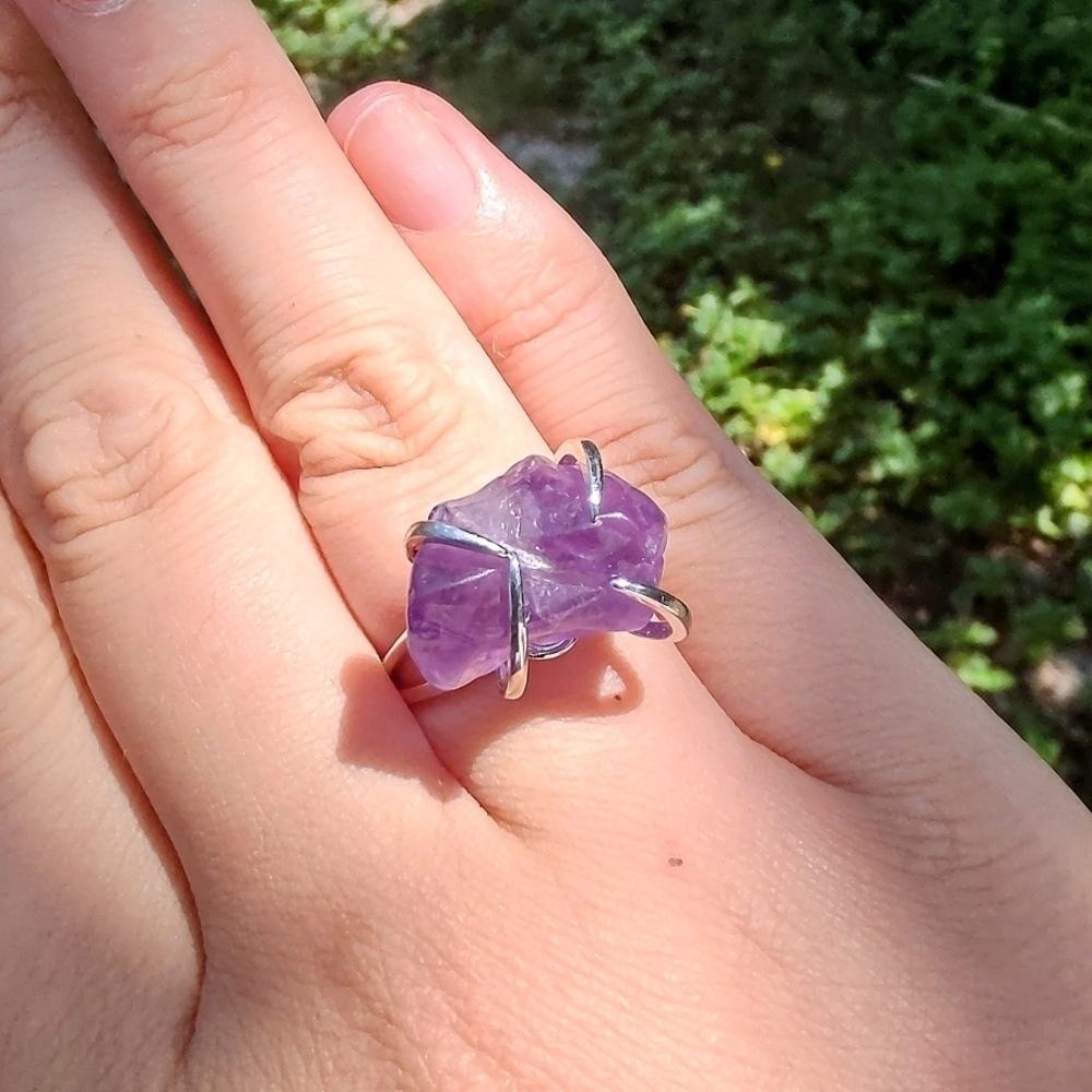 Raw Amethyst claw ring